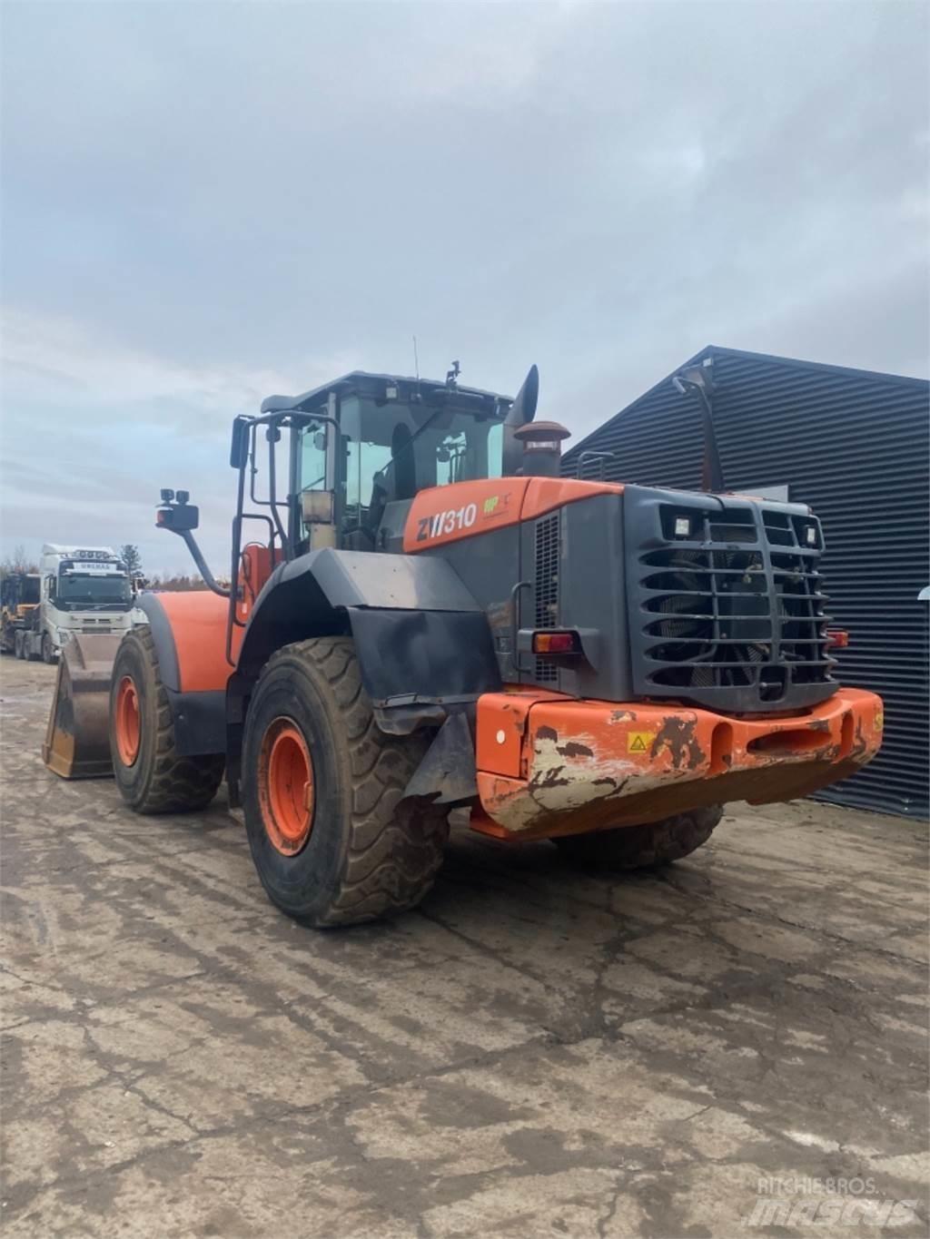 Hitachi ZW310 Kolesové nakladače