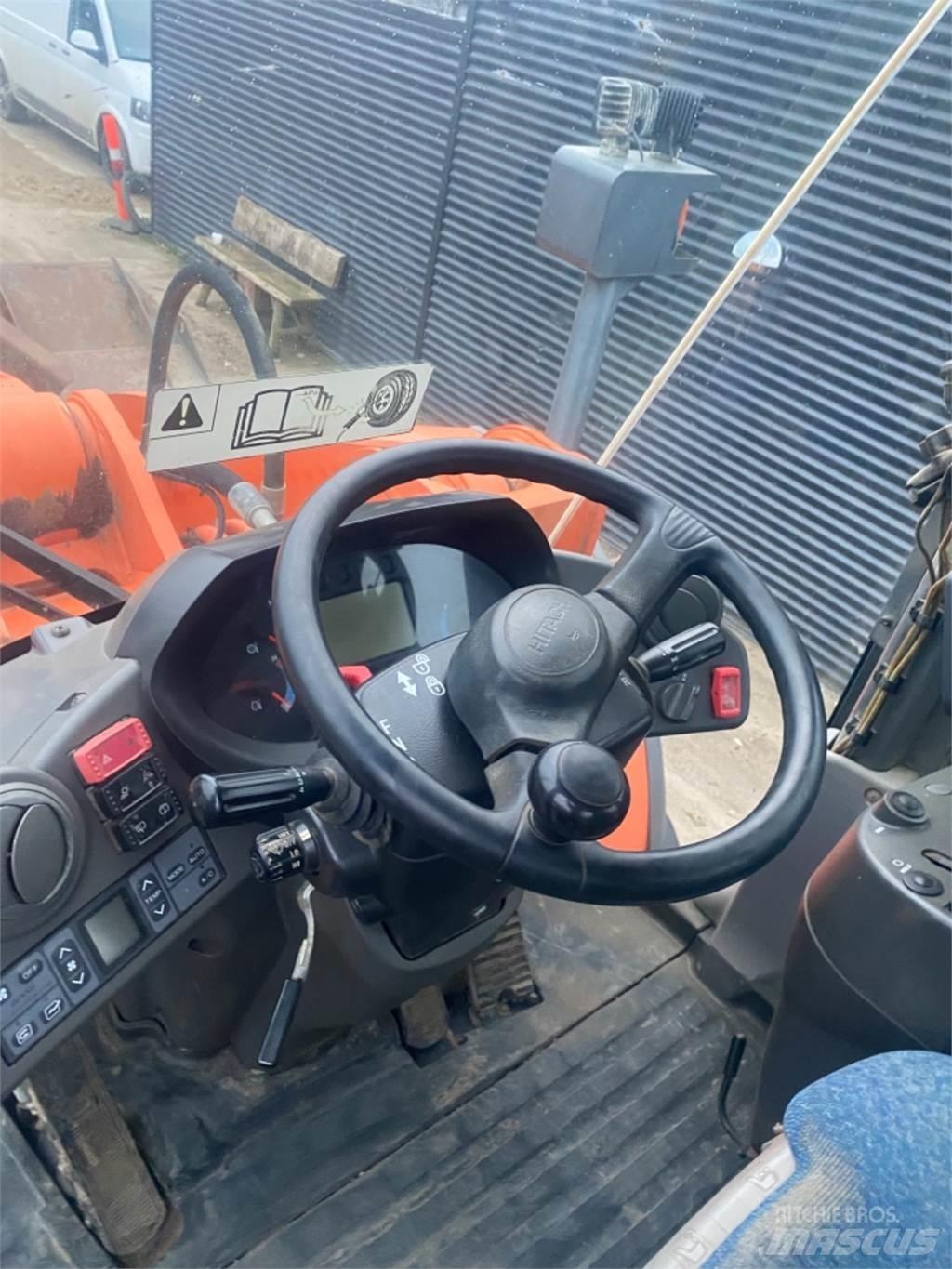 Hitachi ZW310 Kolesové nakladače