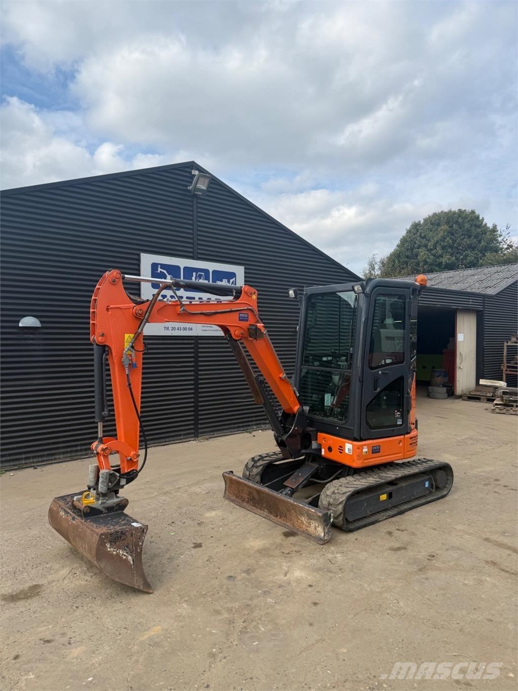Hitachi ZX26U Mini rýpadlá < 7t