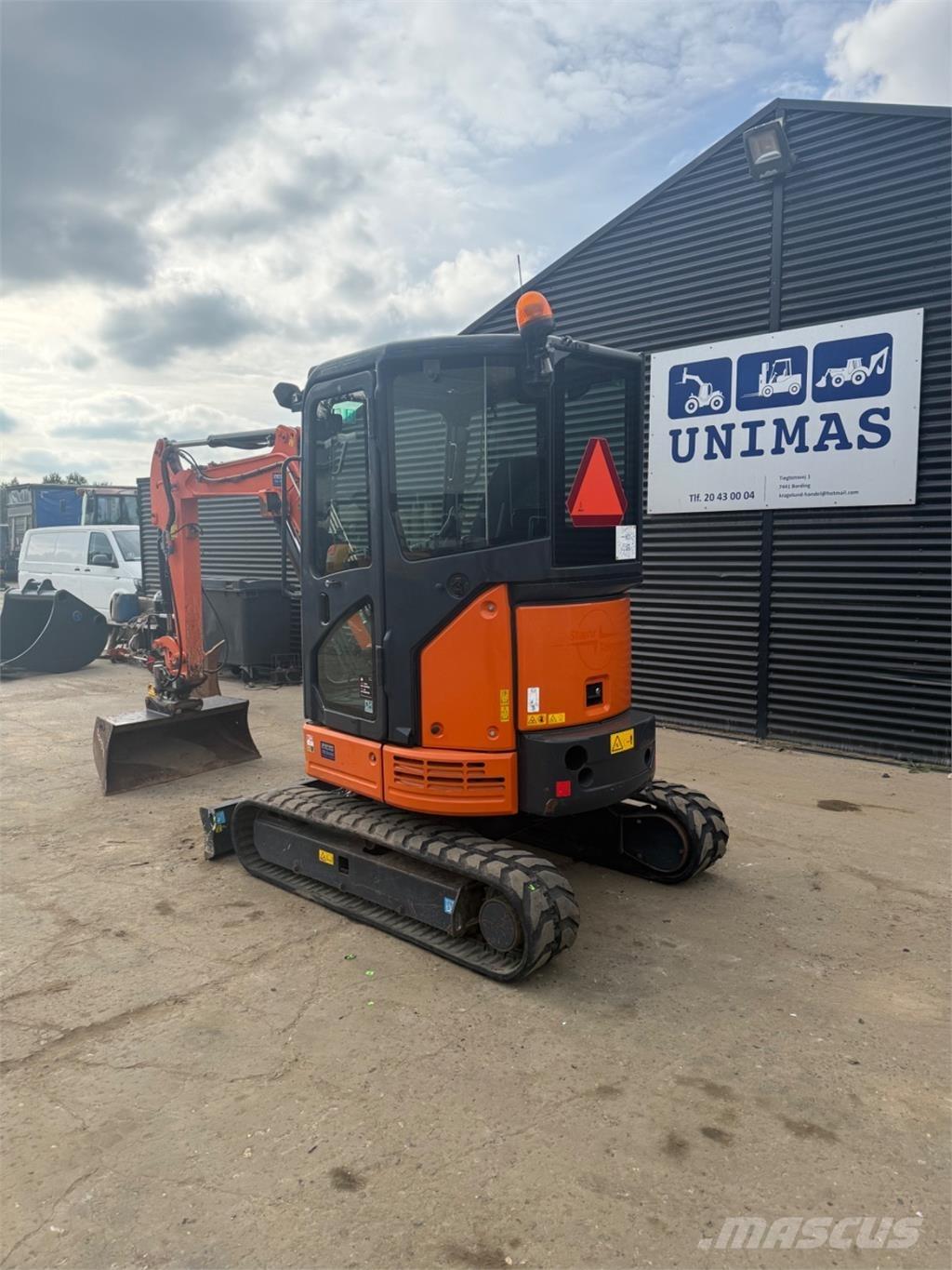 Hitachi ZX26U Mini rýpadlá < 7t