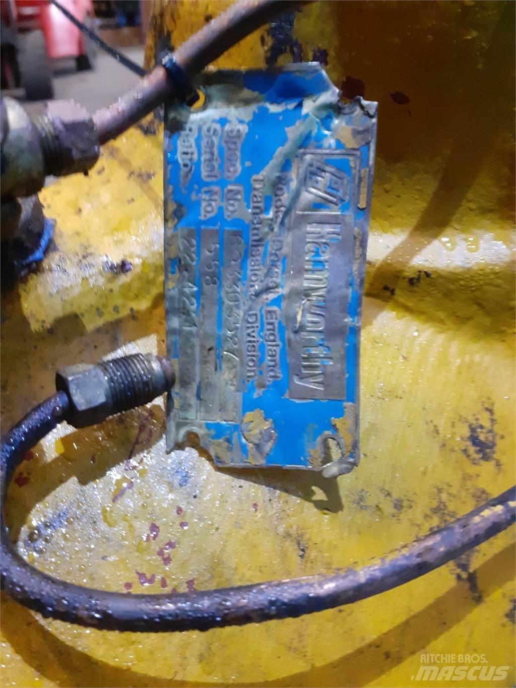 Hydrema 805 Nápravy