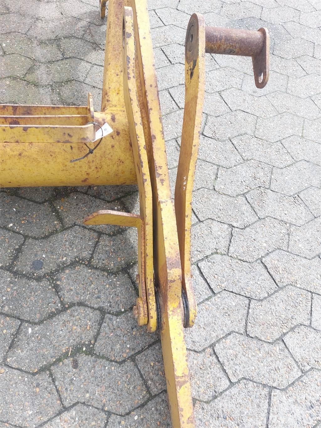 Hydrema 806 Výložníky a lyžice