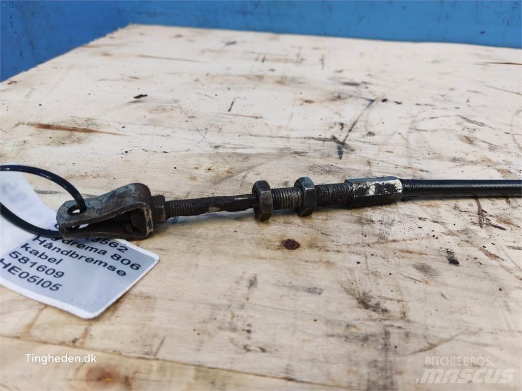 Hydrema 806 Kabíny a interiér