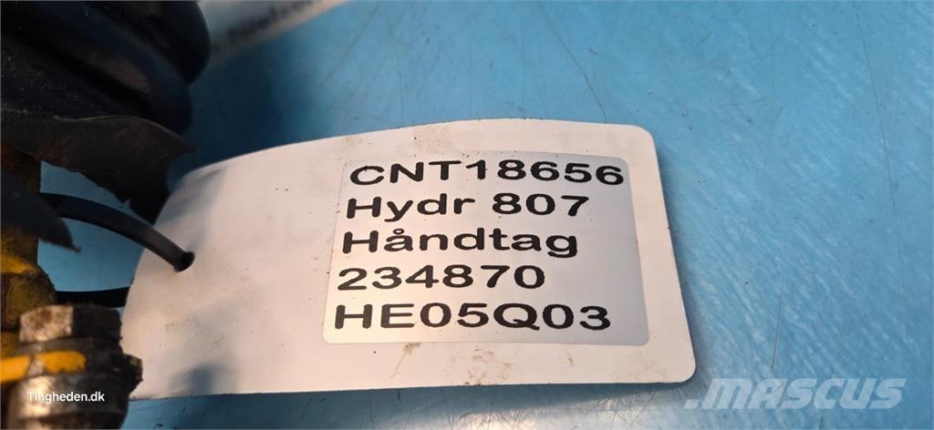 Hydrema 807 Kabíny a interiér