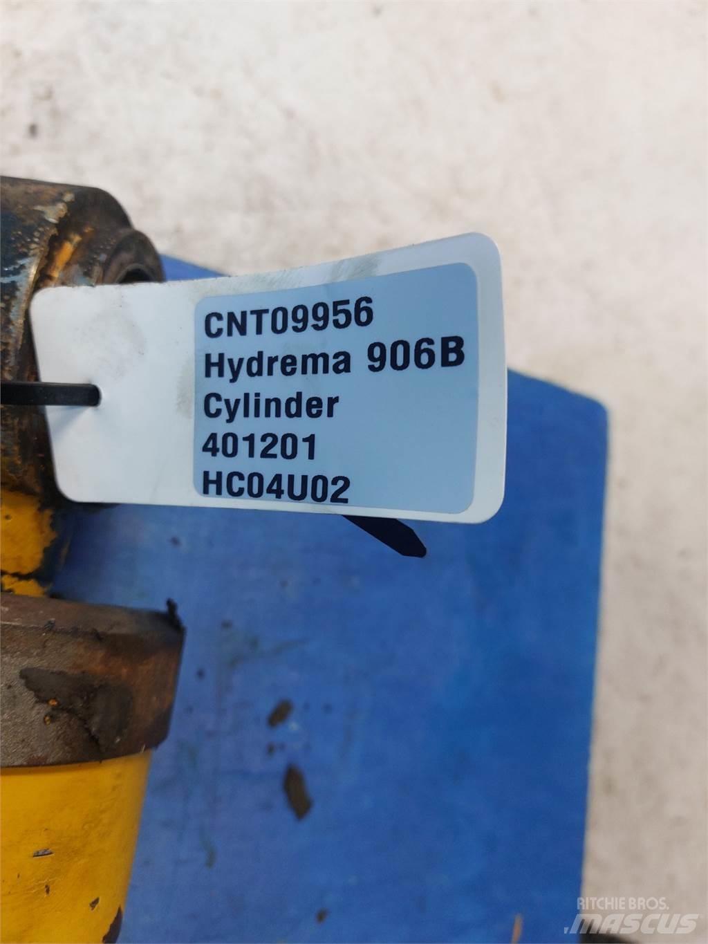 Hydrema 906B Výložníky a lyžice
