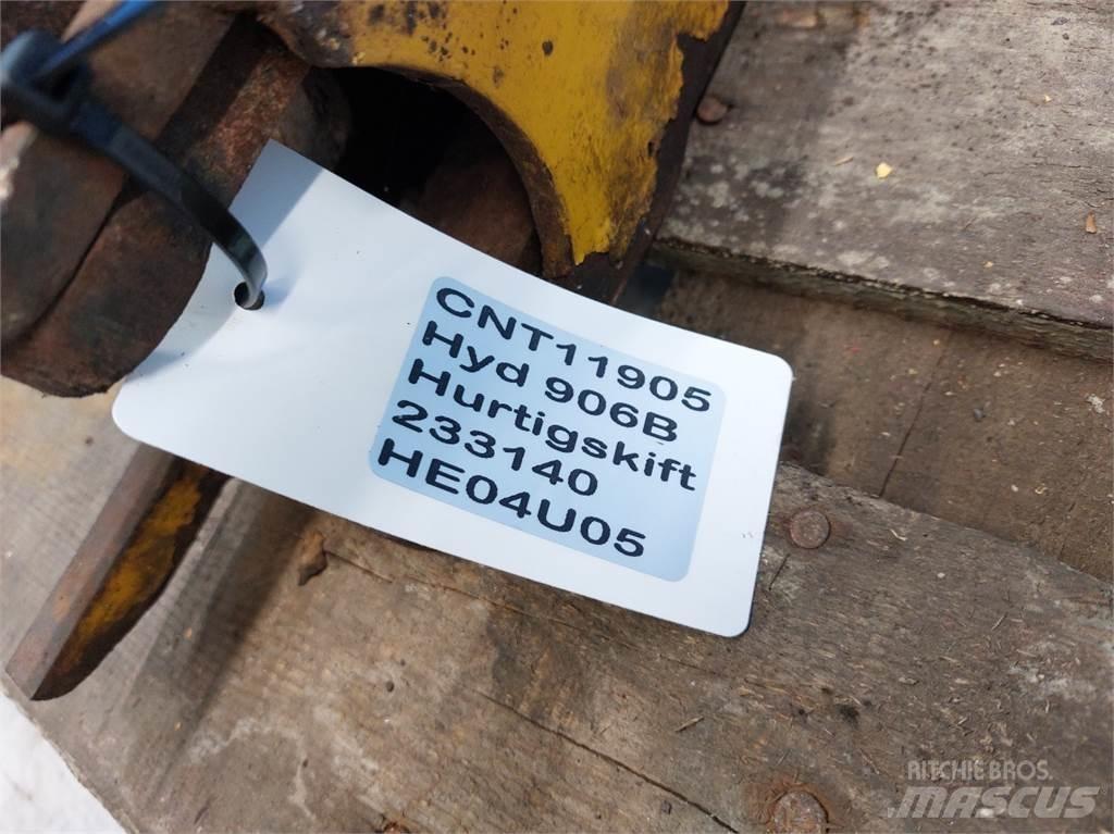 Hydrema 906B Rýchlospojky