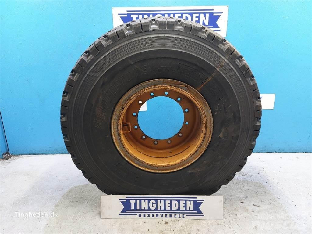 JCB 25 20.5R25 Pneumatiky, kolesá a ráfiky