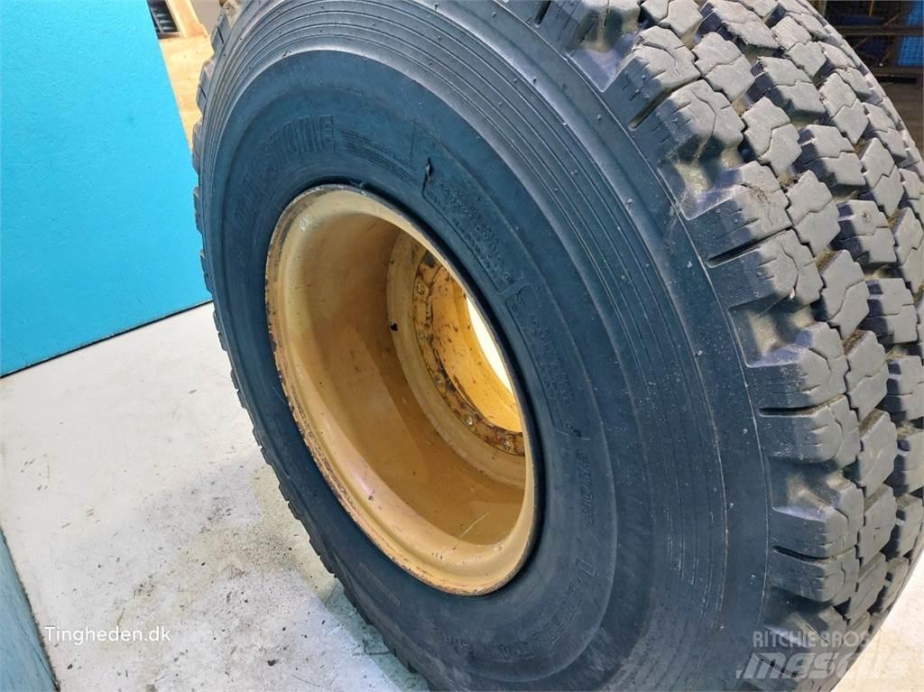 JCB 25 20.5R25 Pneumatiky, kolesá a ráfiky