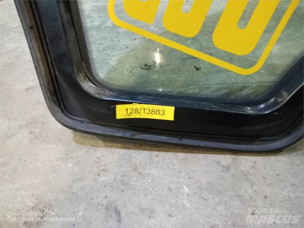 JCB 4CX Kabíny a interiér