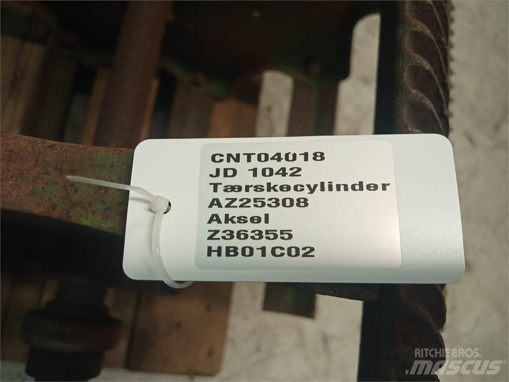 John Deere 1042 Príslušenstvo a náhradné diely ku kombajnom
