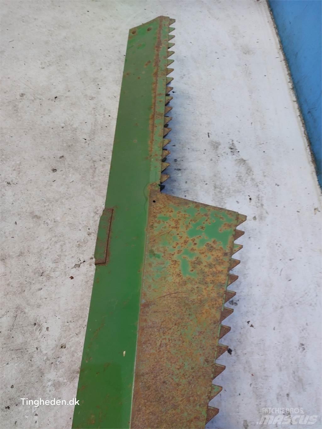 John Deere 1042 Príslušenstvo a náhradné diely ku kombajnom
