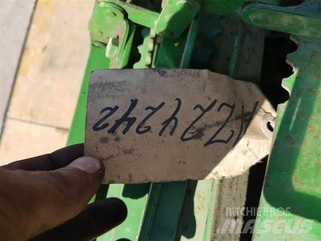 John Deere 1052 Príslušenstvo a náhradné diely ku kombajnom