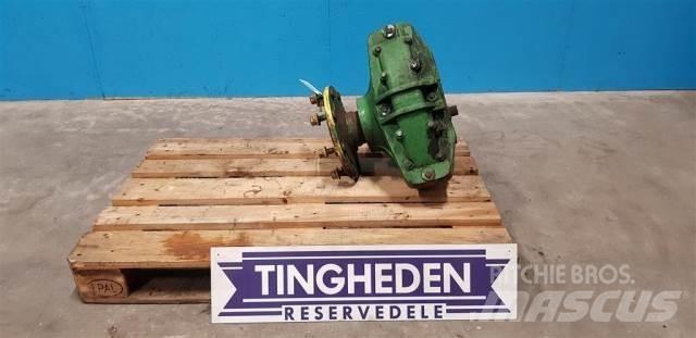 John Deere 1065 Príslušenstvo a náhradné diely ku kombajnom