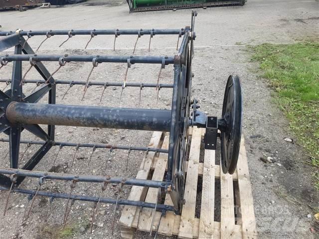 John Deere 1065 Príslušenstvo a náhradné diely ku kombajnom
