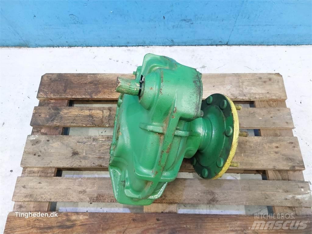 John Deere 1065 Príslušenstvo a náhradné diely ku kombajnom