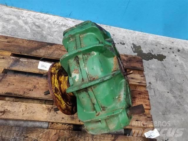 John Deere 1085 Príslušenstvo a náhradné diely ku kombajnom