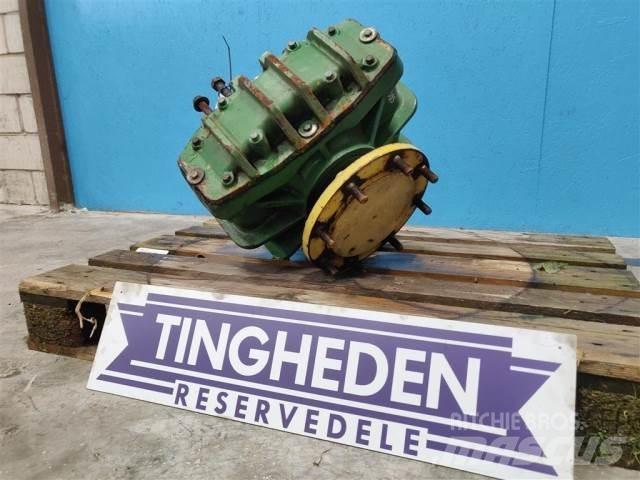 John Deere 1085 Príslušenstvo a náhradné diely ku kombajnom