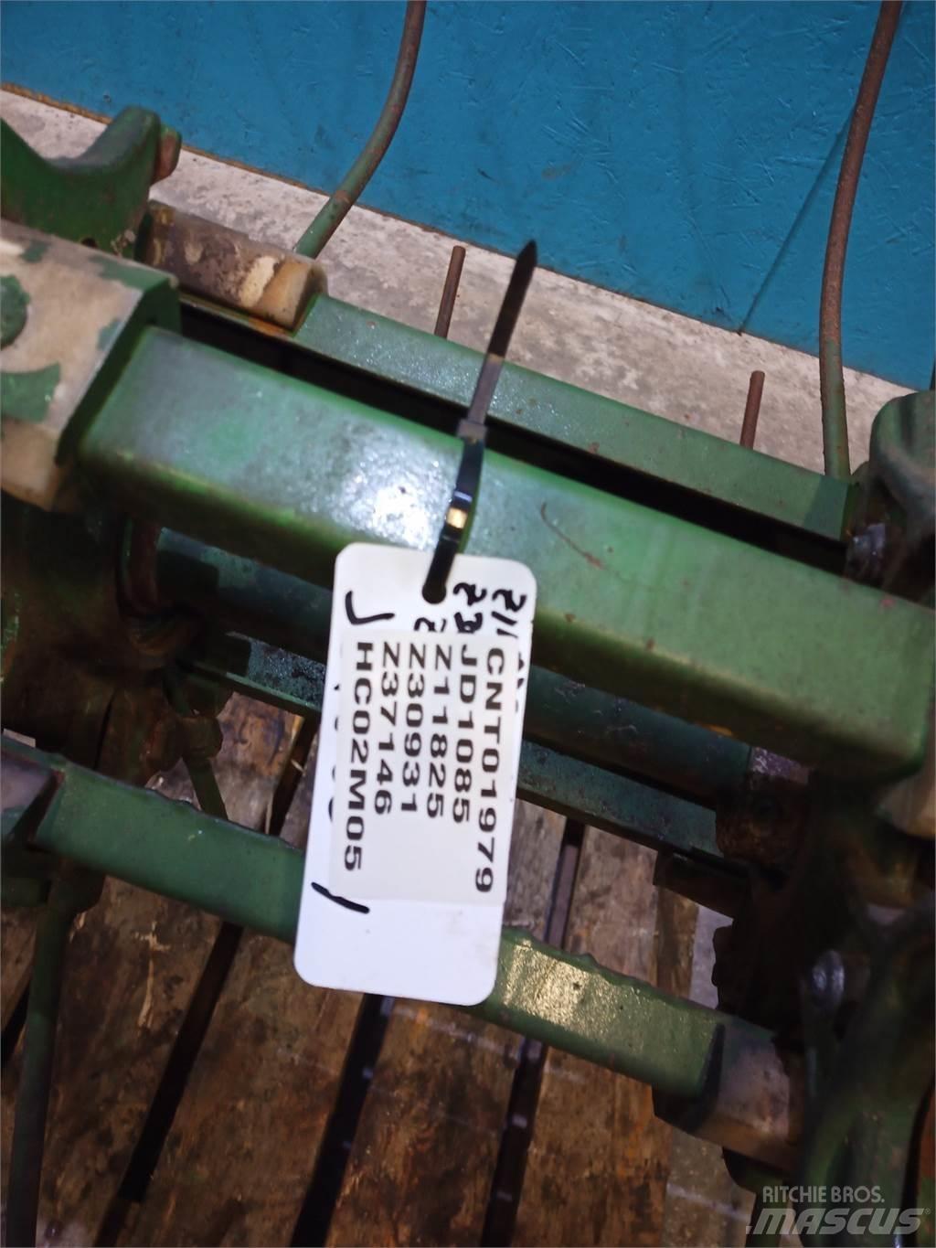 John Deere 1085 Príslušenstvo a náhradné diely ku kombajnom