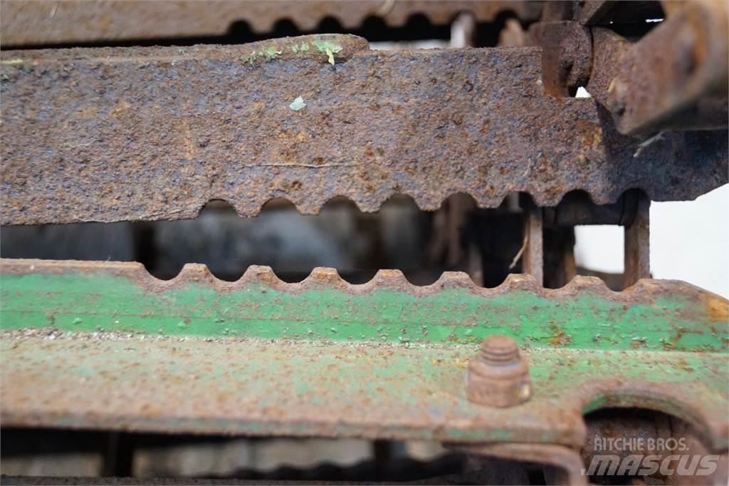 John Deere 1085 Príslušenstvo a náhradné diely ku kombajnom