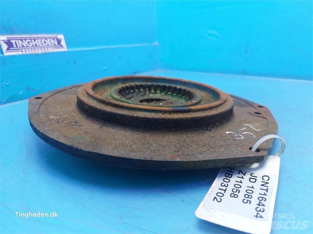 John Deere 1085 Posýpače soli a piesku