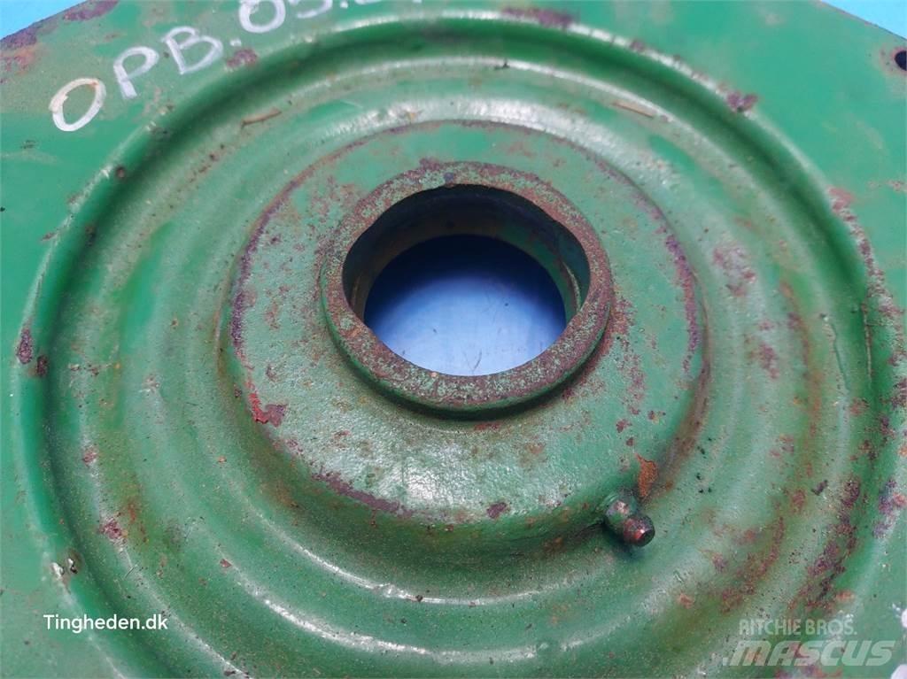 John Deere 1085 Posýpače soli a piesku