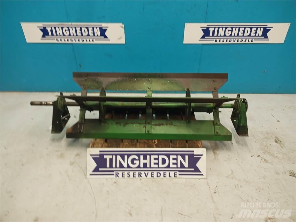 John Deere 1177 Posýpače soli a piesku