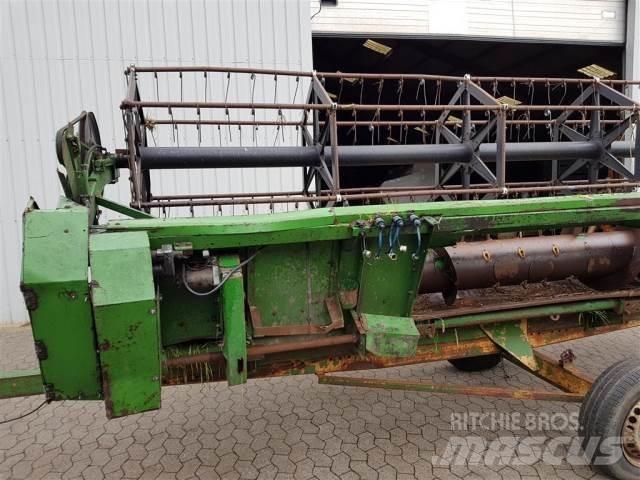 John Deere 16 Príslušenstvo a náhradné diely ku kombajnom