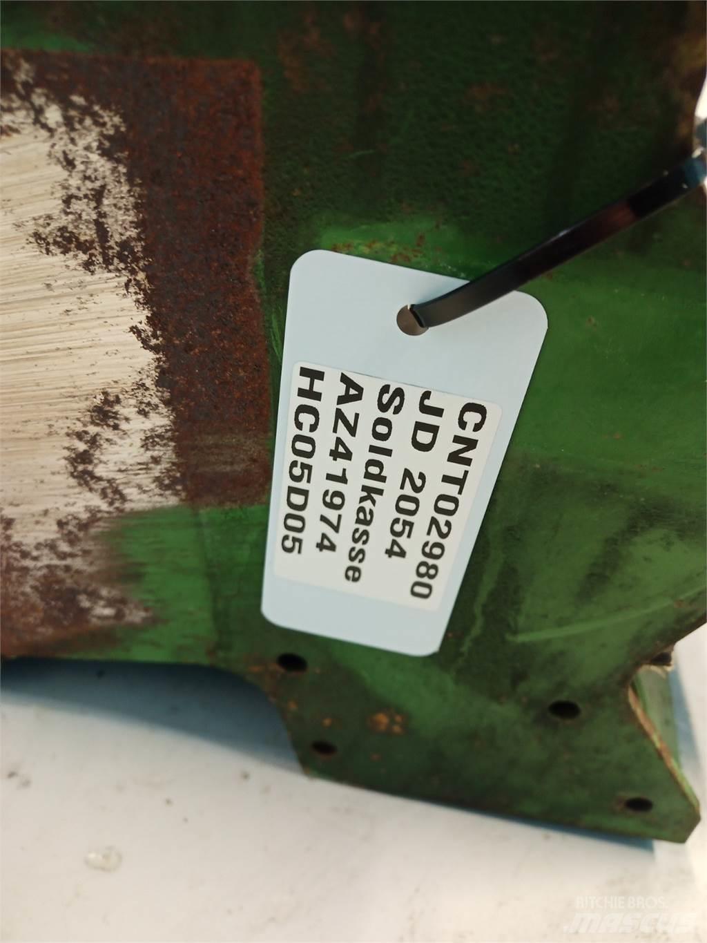 John Deere 2054 Posýpače soli a piesku