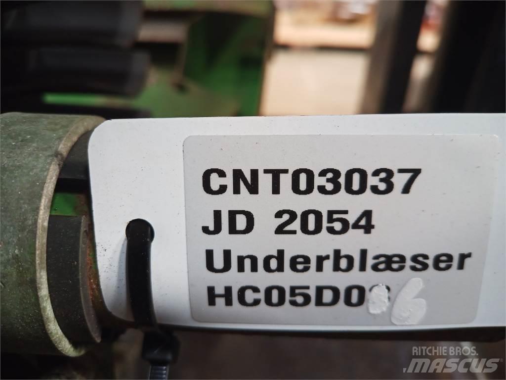John Deere 2054 Posýpače soli a piesku