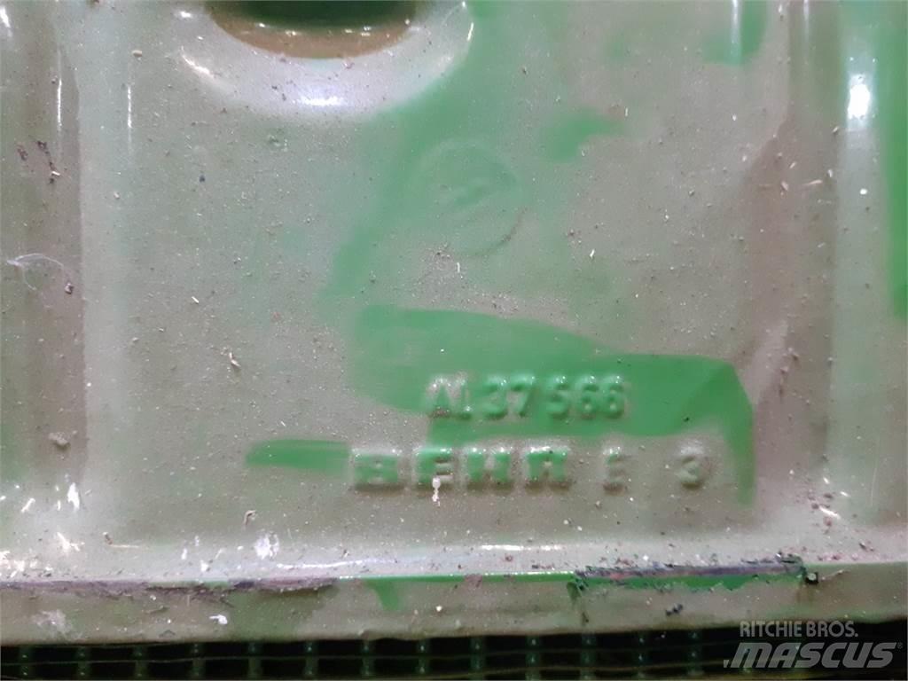 John Deere 3040 Radiátory