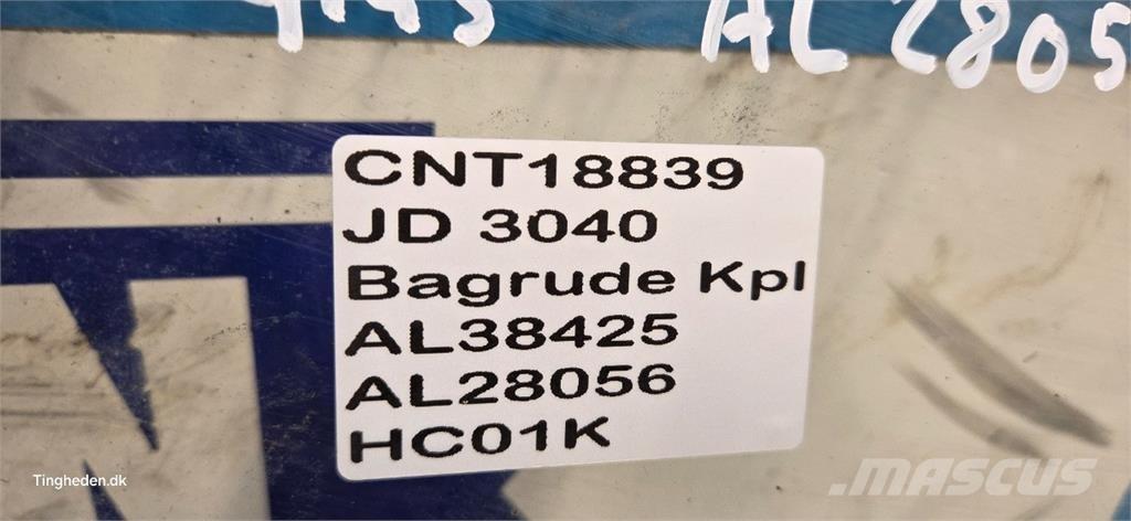 John Deere 3040 Kabíny a interiér