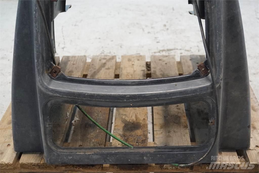 John Deere 3140 Kabíny a interiér