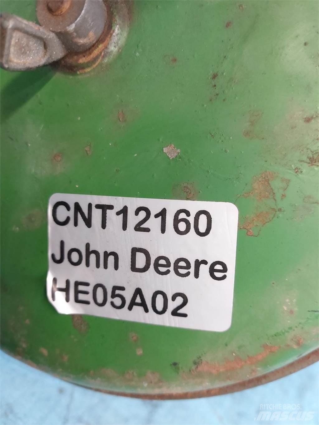 John Deere 3340 Motory