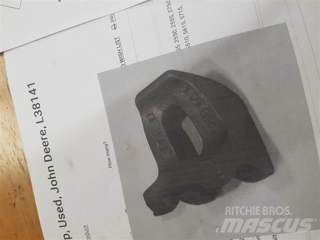 John Deere 4040 Pneumatiky, kolesá a ráfiky