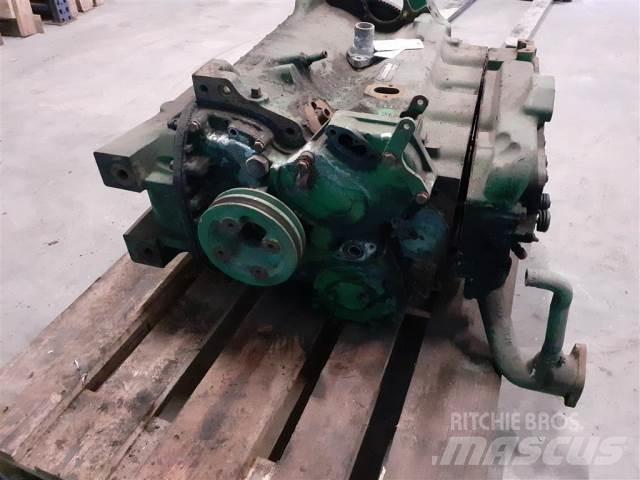 John Deere 4239 Motory