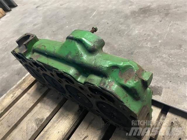 John Deere 4239 Motory