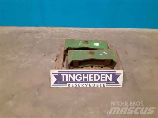 John Deere 4240 Predné závažie