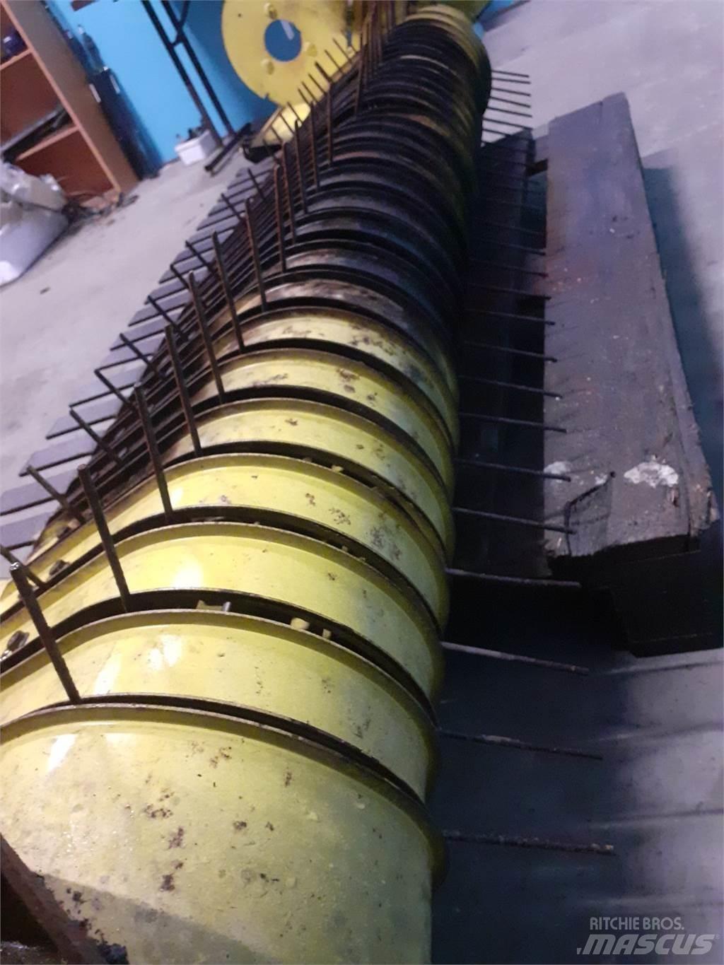 John Deere 590 Ďalšie poľnohospodárske stroje