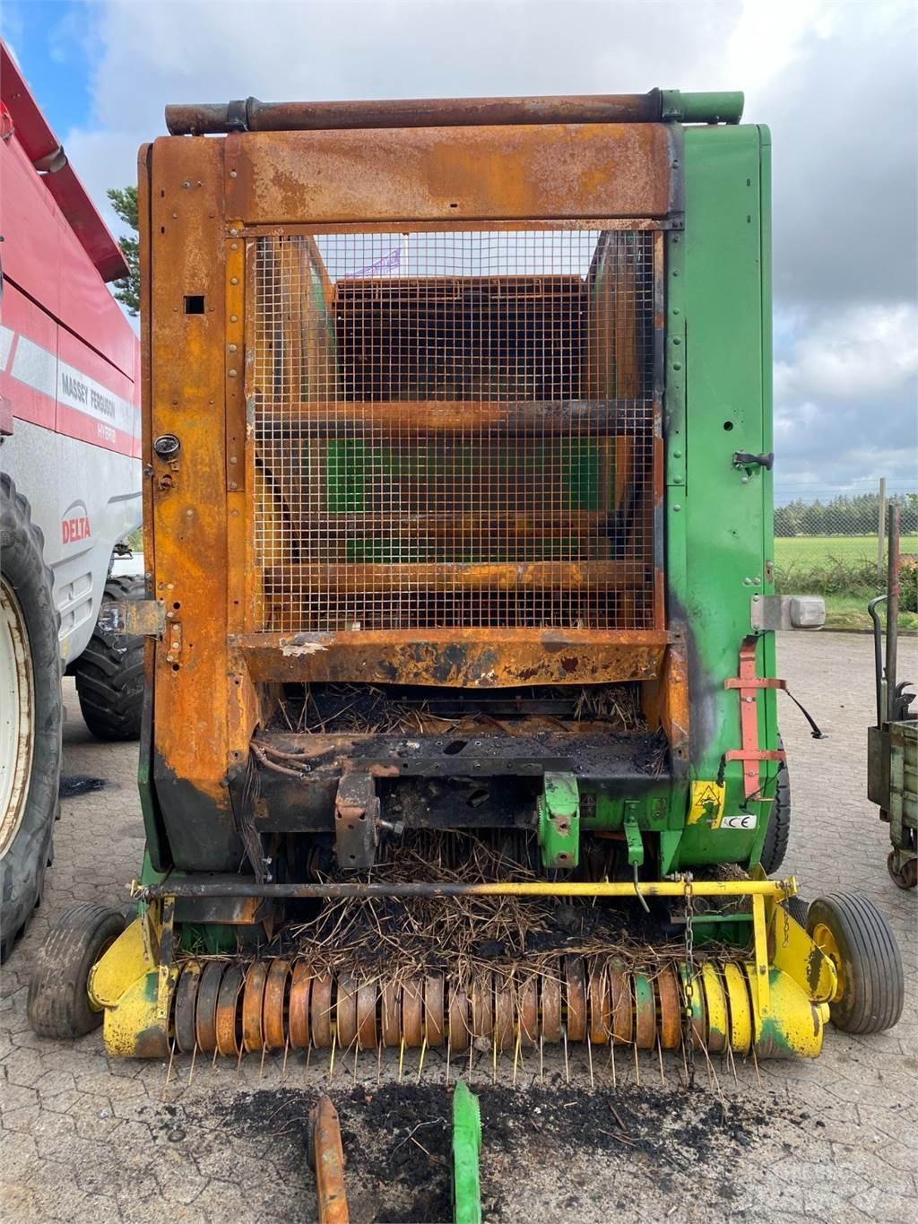 John Deere 590 Lisy na okrúhle balíky