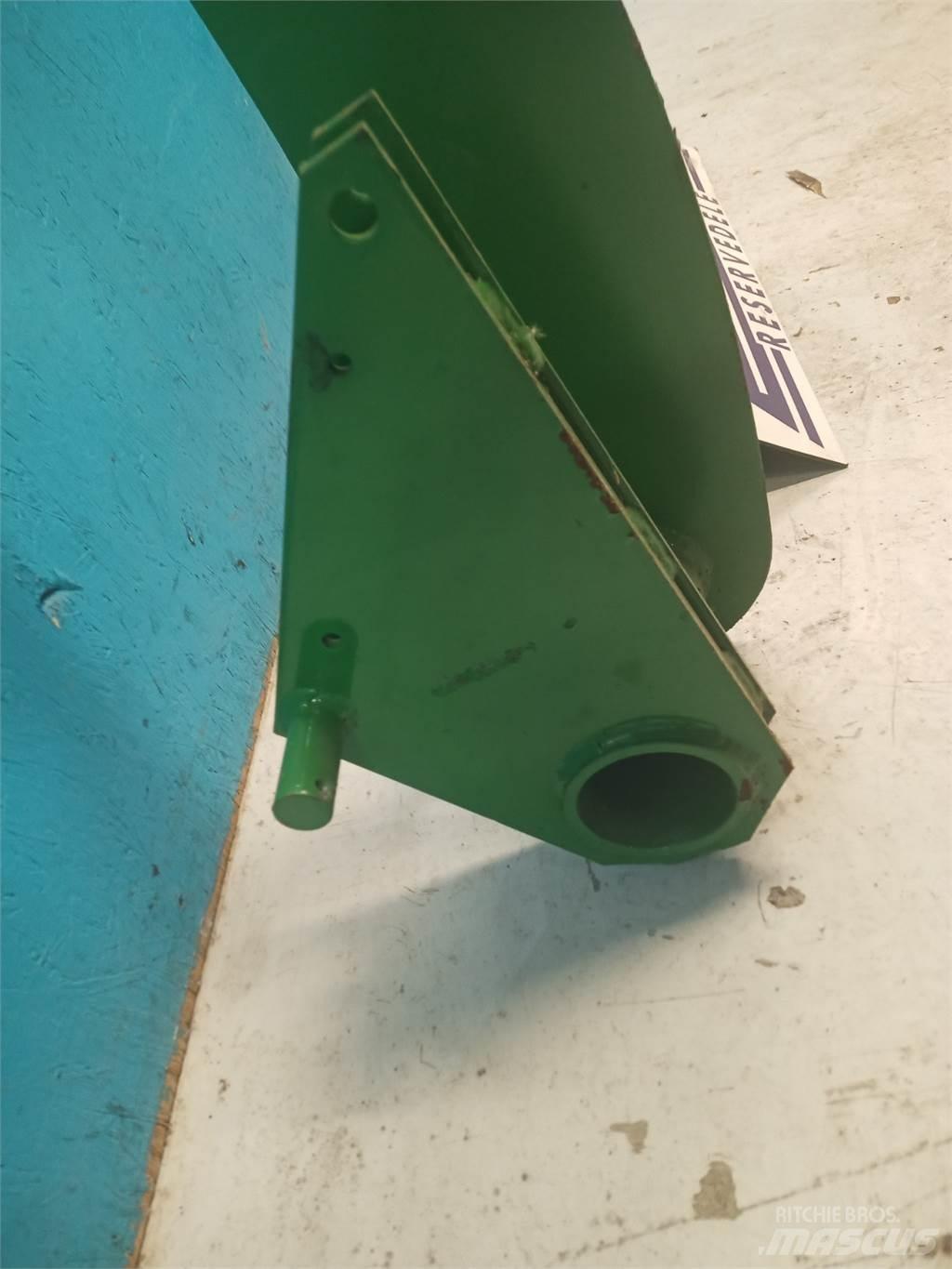 John Deere 590 Čeľuste na balíky