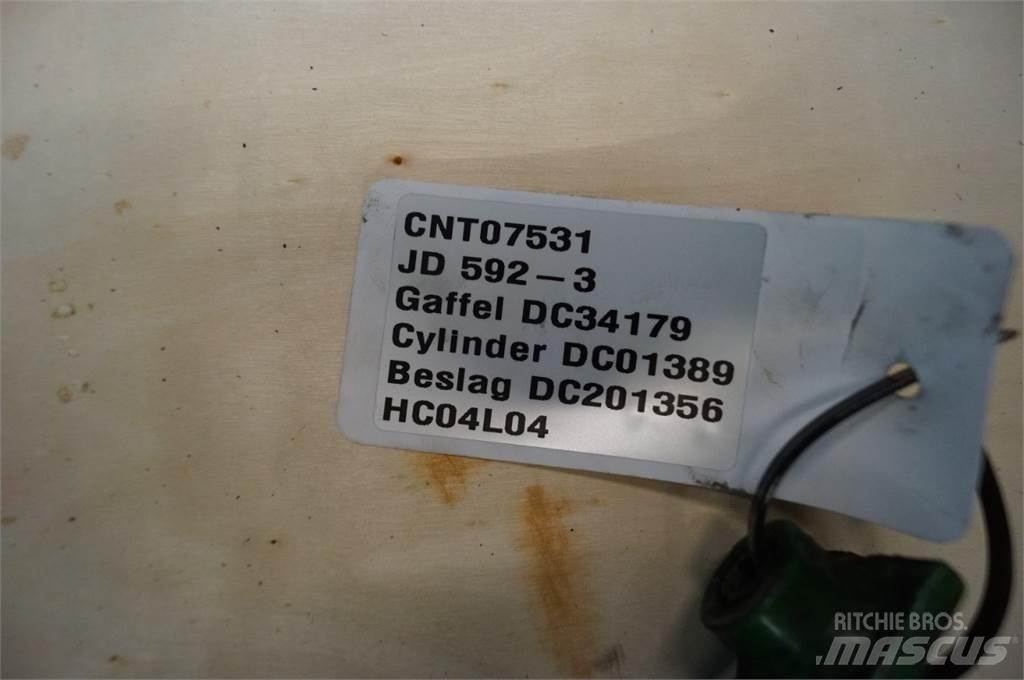 John Deere 592 Stroje na zber krmovín-príslušenstvo