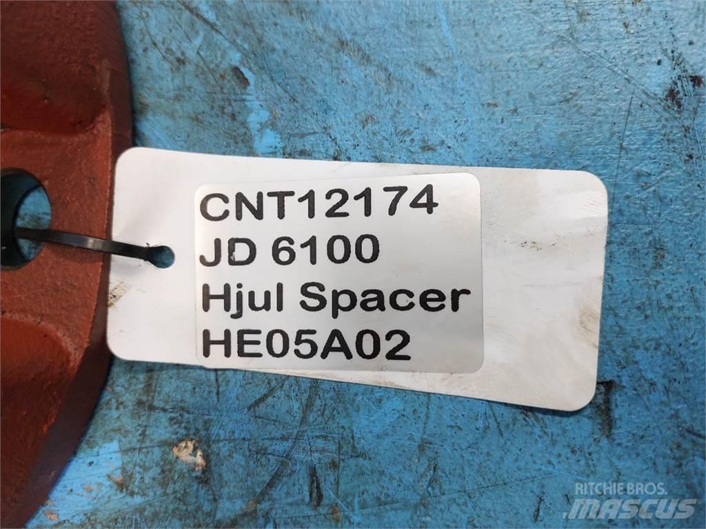 John Deere 6100 Pneumatiky, kolesá a ráfiky