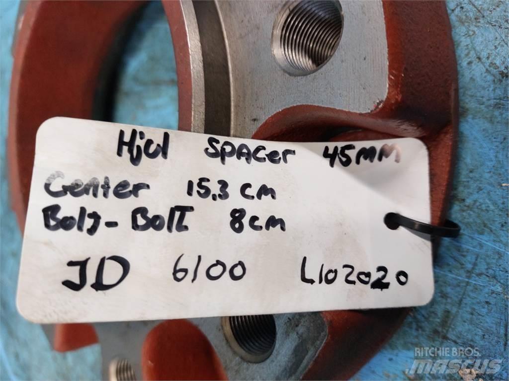 John Deere 6100 Pneumatiky, kolesá a ráfiky