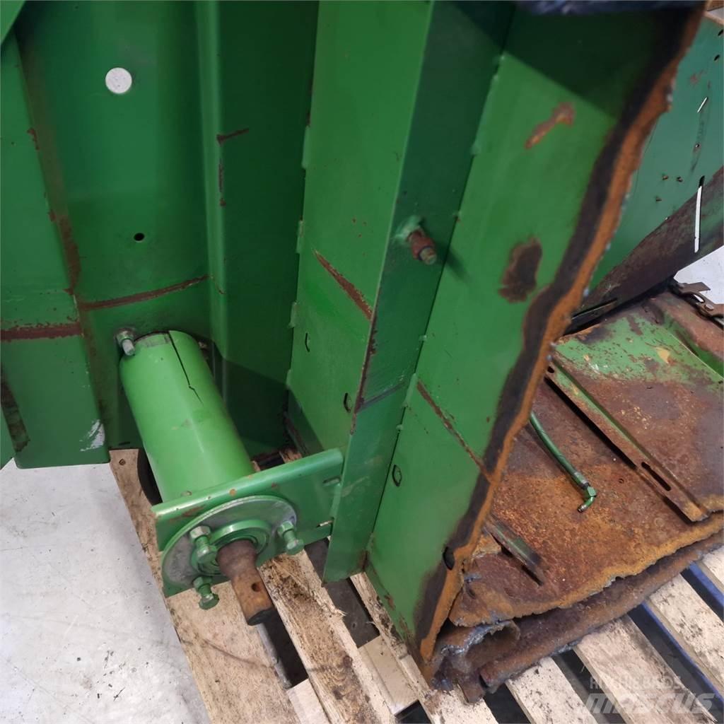 John Deere 820 Príslušenstvo a náhradné diely ku kombajnom