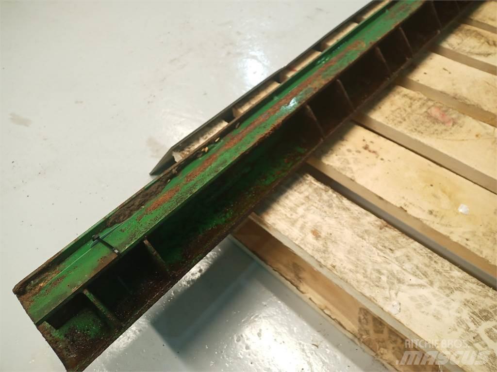 John Deere 9540 Príslušenstvo a náhradné diely ku kombajnom