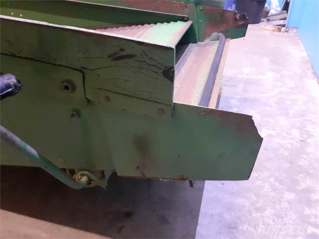 John Deere 955 Posýpače soli a piesku