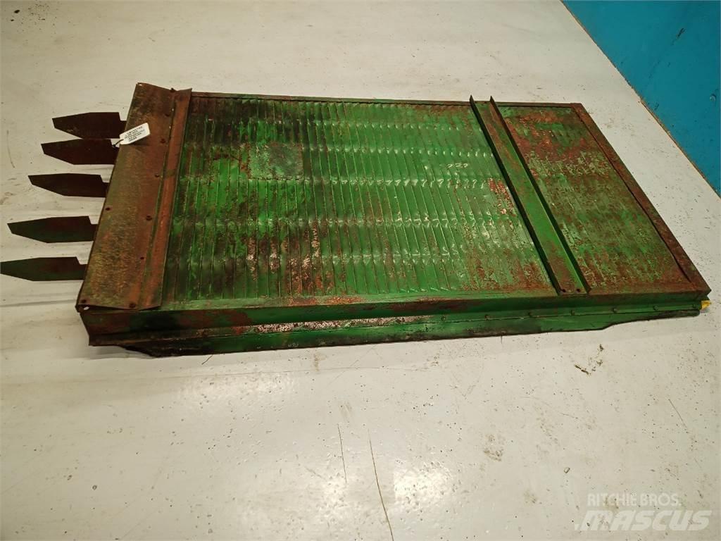 John Deere 955 Posýpače soli a piesku