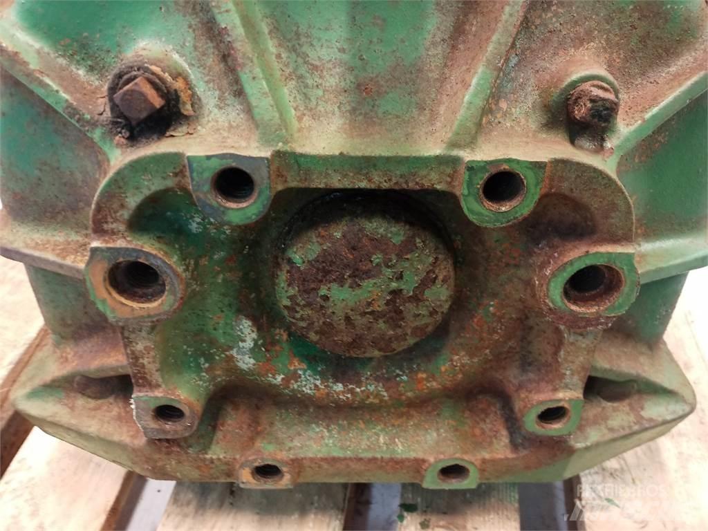 John Deere 965 Príslušenstvo a náhradné diely ku kombajnom