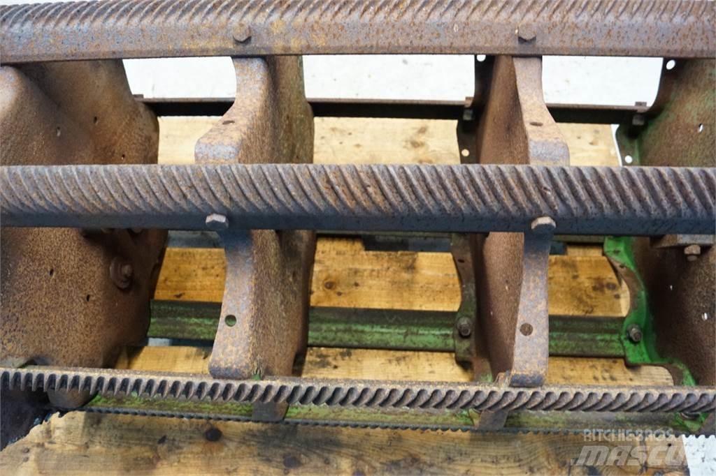 John Deere 965 Príslušenstvo a náhradné diely ku kombajnom