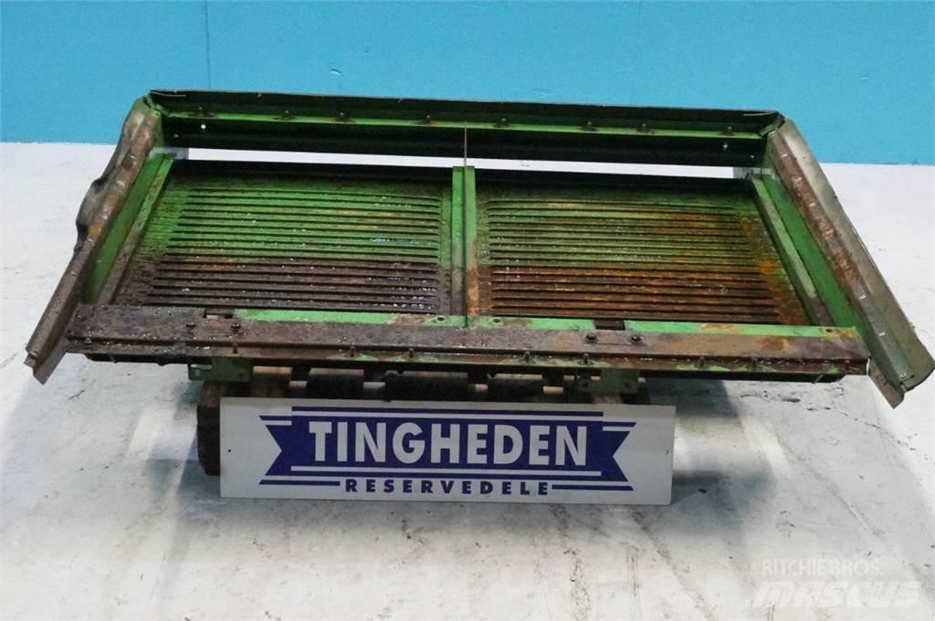 John Deere 9780 Posýpače soli a piesku